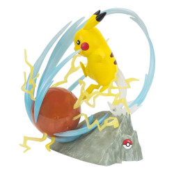 Pokemon Statue Deluxe Pikachu 30 cm avec Effets Lumineux