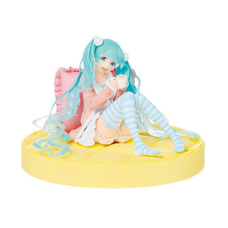 Hatsune Miku Original Shifuku Ver. Figurine